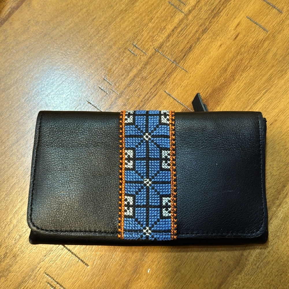 - Black, leather wallet with Palestinian embroidery. Back zipper pocket fo…